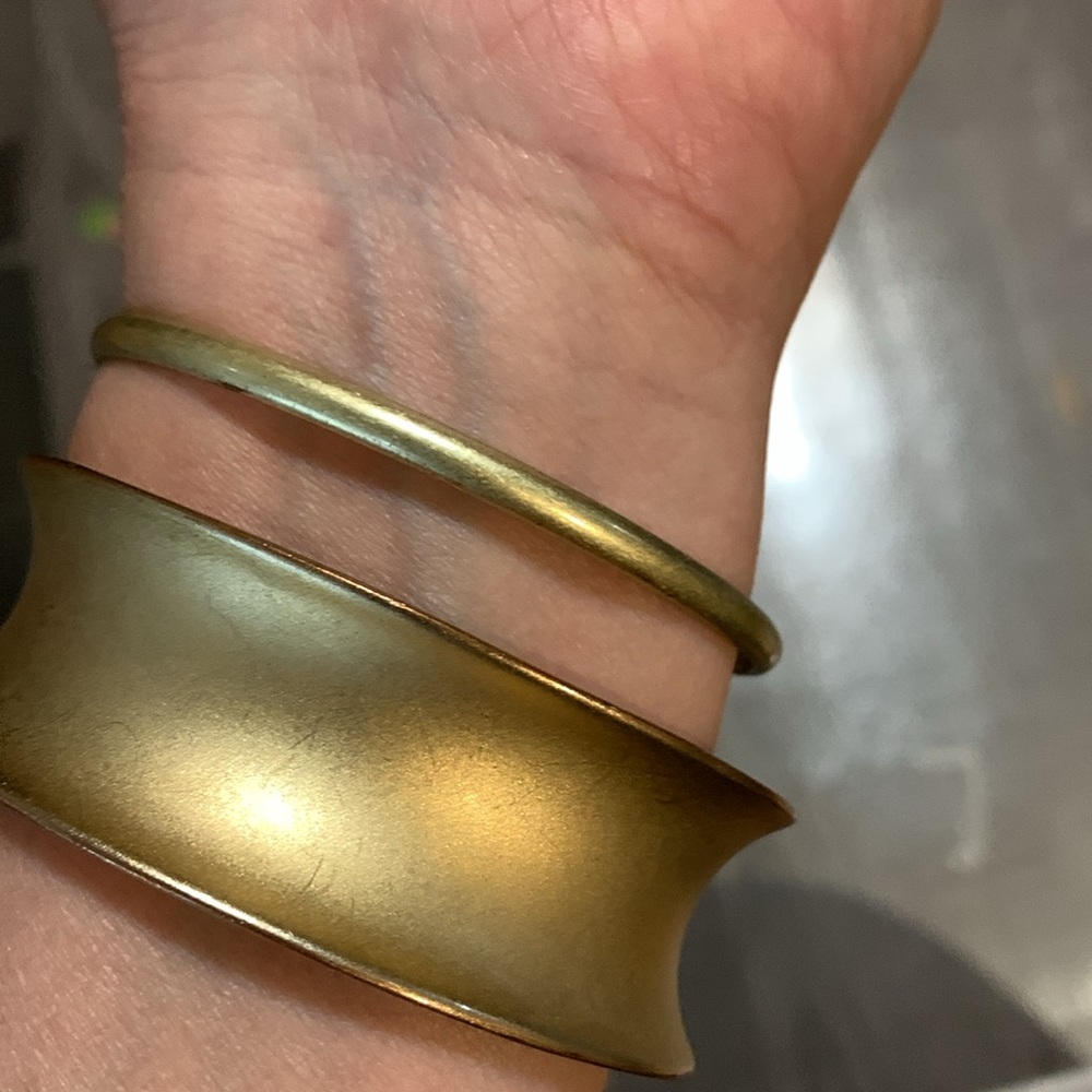 Two bracelets - Picture 3 of 6